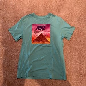 Nike Pyramid Short-Sleeve Tee